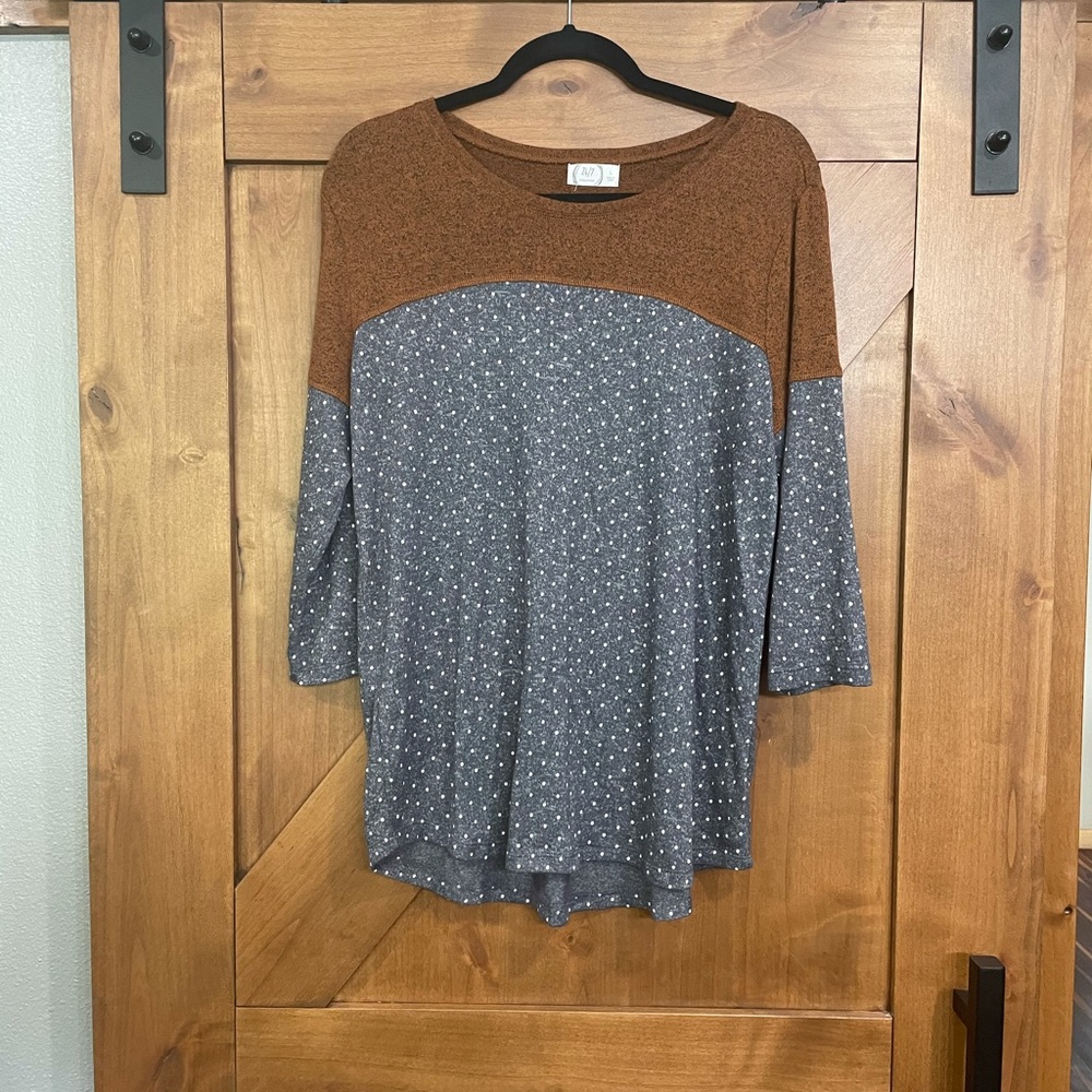 Maurices Brown and Blue 3/4 Sleeve Boxy Blouse
